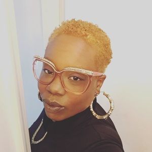 Meet your Posher, Dana